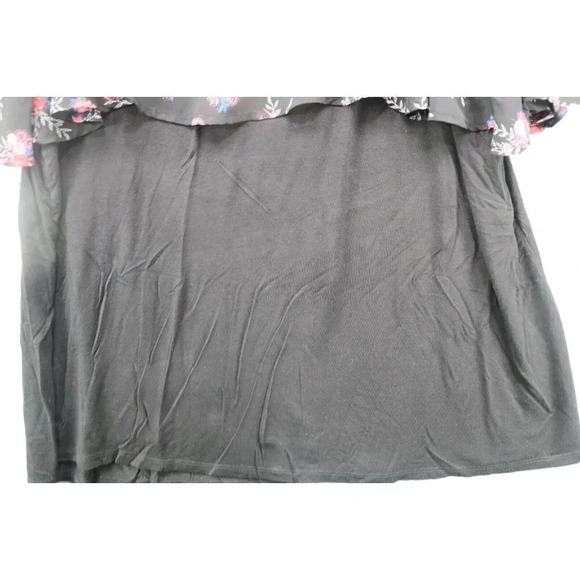 Torrid Black & Floral Spring Top-Size 2 - Picture 4 of 7